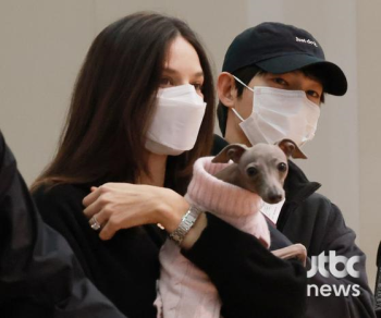 송중기·케이티, 결혼 발표 후 동반 출국