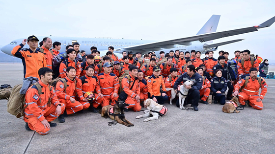 한국 구호대 1진 대원들이 지난 18일 오전 7시 경기도 성남 서울공항을 통해 귀국했다. 〈사진=소방청 제공〉