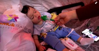 [영상] 튀르키예 피란민촌 보니 가쁜 숨 쉬는 아이와 긴 줄…사망자 5만명 