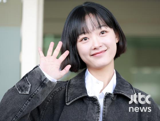 이유미, 시크한데 상큼한 공항 패션