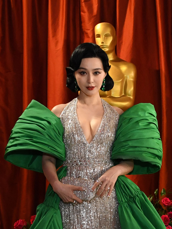 〈YONHAP PHOTO-1416〉 Chinese actress Fan Bingbing attends the 95th Annual Academy Awards at the Dolby Theatre in Hollywood, California on March 12, 2023. (Photo by VALERIE MACON / AFP)/2023-03-13 07:22:52/ 〈저작권자 ⓒ 1980-2023 ㈜연합뉴스. 무단 전재 재배포 금지.〉