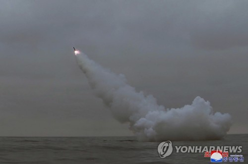 북한은 지난 12일 새벽 전략순항미사일 2기를 발사했다고 밝혔다. 〈사진=연합뉴스〉