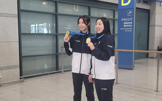 21일 오후 인천국제공항을 통해 입국한 김소영-공희용 (사진=JTBC)