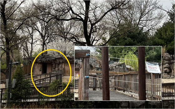 서울어린이대공원 얼룩말 우리가 텅 빈 채 양쪽으로 철조망이 높게 쳐져 있다. 세로는 그중 왼쪽 나무 데크를 부수고 동물원을 빠져나간 것으로 확인됐다.〈사진=장연제 기자〉