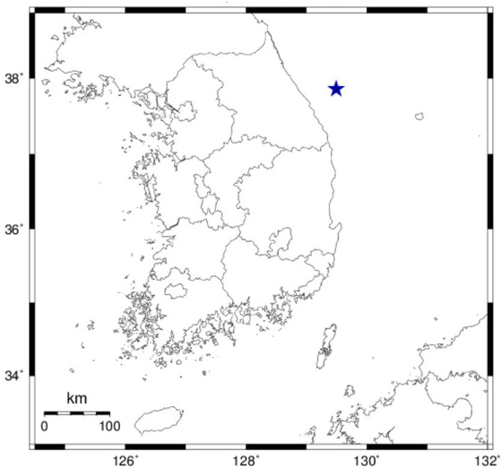 오늘(25일) 오후 3시 55분 55초 강원 동해시 북동쪽 50㎞ 해역에서 규모 3.5 지진이 발생했다. 〈출처=기상청〉