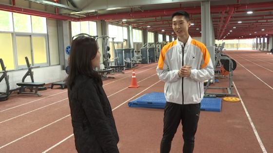 제주종합경기장에서 만난 우상혁(출처=JTBC)