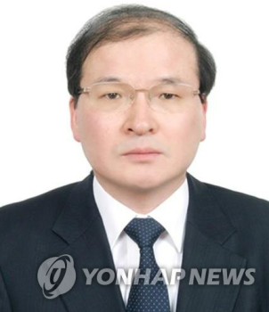 윤 대통령, 방송통신위 상임위원에 이상인 변호사 지명