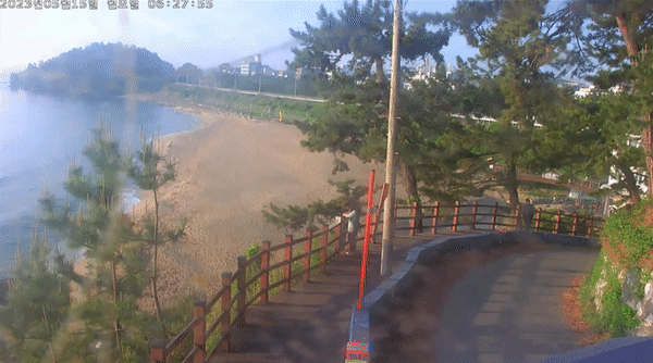 동해시 한섬해변 CCTV 영상. 〈영상=동해시 제공〉