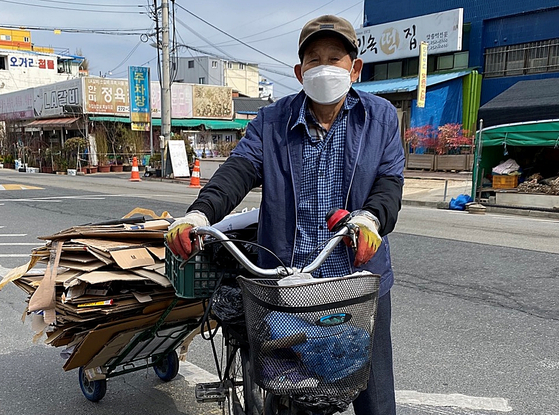 지난 2020년부터 꾸준히 기부를 이어오고 있는 81세 홍경식씨. 〈사진=전주시 복지재단 전주사람 제공〉