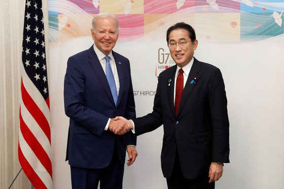 기시다 후미오 일본 총리와 조 바이든 미국 대통령이 오늘(18일) 일본 후쿠시마에서 미일 정상회담을 가졌다. 〈사진=로이터〉