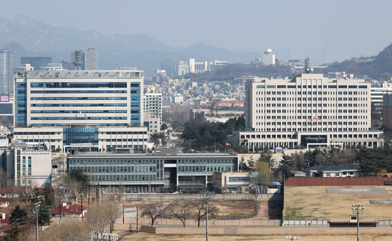 서울 용산구 합동참모본부 건물(왼쪽)과 국방부 청사, 인근 부지의 모습. 〈사진=연합뉴스〉