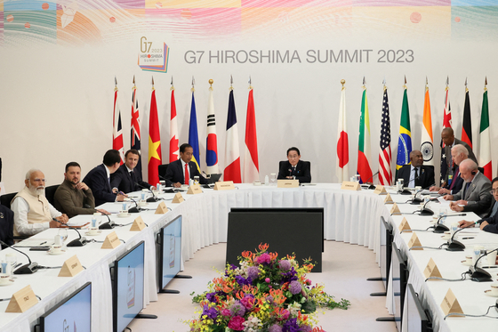 지난달 21일 열린 G7 확대정상회의. 〈사진= AP, 연합뉴스〉