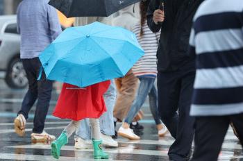 내일 전국 무더위 속 '비 소식'…수도권 최대 70㎜