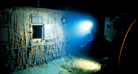 타이타닉호의 잔해를 찍은 모습.〈자료사진=로이터 연합뉴스〉