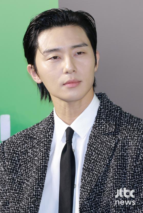 '열애' 박서준, 오늘(21일) '콘크리트 유토피아' 제작보고회 참석 | JTBC뉴스