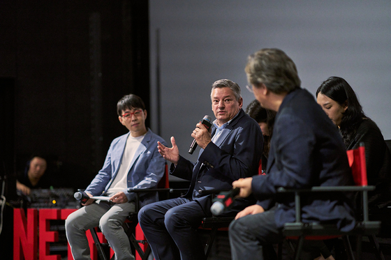 21일 서울 CGV 용산아이파크몰 박찬욱 관에서는 넷플릭스 공동 CEO 테드 서랜도스와 박찬욱 감독, 그리고 미래의 영화인 100인이 함께 한 '넷플릭스&박찬욱 with 미래의 영화인' 행사가 개최됐다. 〈사진=넷플릭스〉        