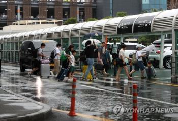 내일까지 수도권 등 최대 100mm...전국 천둥·번개 동반한 비