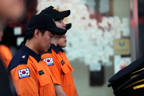 '보고 싶다 막내야'. 〈사진=연합뉴스〉