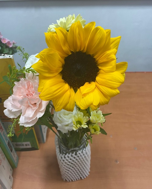 꽃 정기구독 서비스를 이용하고 있다는 직장인 박모씨가 받은 꽃. 〈사진=박씨 제공〉