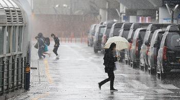 전국 낮 33도 안팎 폭염…제주·전남엔 비 소식