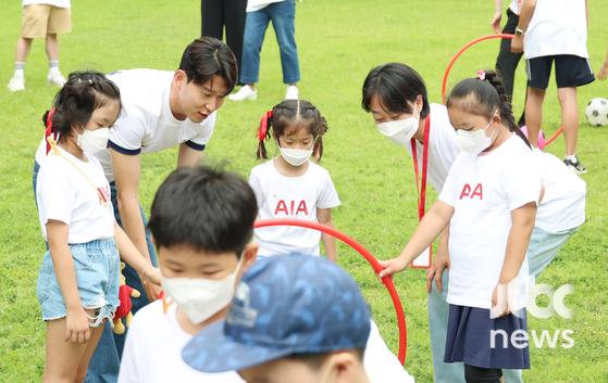 손흥민, '즐거운 축구 교실' 역시 월드클래스