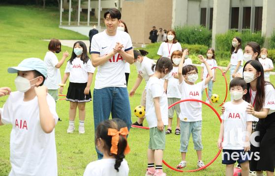 손흥민, '즐거운 축구 교실' 역시 월드클래스