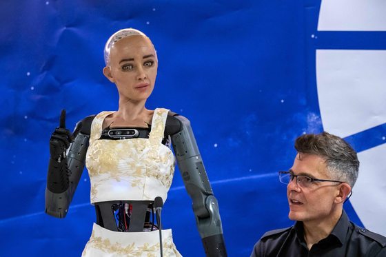 Hanson Robotics가 제작한 AI로봇 '소피아' 〈사진=AFP 연합뉴스〉