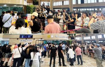 판타지 보이즈, 일본 출국에 공항 인산인해 진풍경