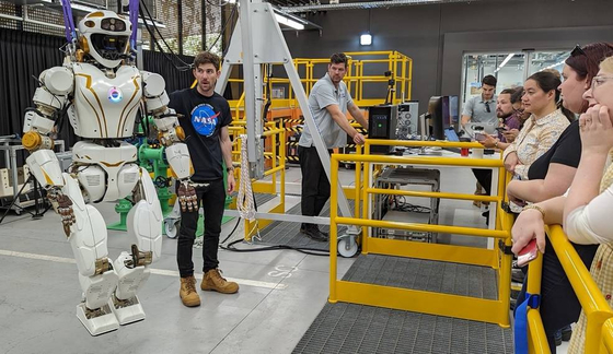 점검이 진행 중인 인간형 로봇 '발키리', 나사는 2025년 달탐사에 발키리를 투입할 계획이다 〈사진=NASA〉