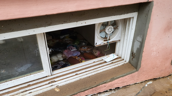 폭우 피해를 입은 서울의 한 반지하 주택 (자료사진=연합뉴스)