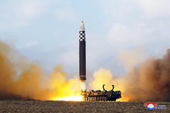 북한 “어제 ICBM 화성-18형 시험발사…김정은 위원장 현지지도“