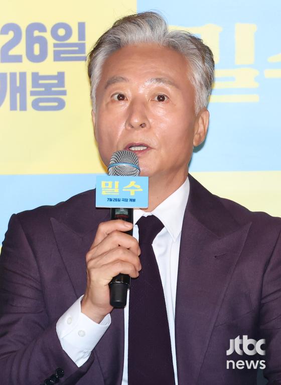 18일 오후 서울 용산구 한강로 CGV 용산아이파크몰에서 영화 '밀수' 언론시사회가 열렸다. 류승완 감독과 김혜수, 염정아, 조인성, 박정민, 김종수, 고민시가 참석했다. 김현우 엔터뉴스팀 기자 kim.hyunwoo3@jtbc.co.kr (콘텐트비즈니스본부)