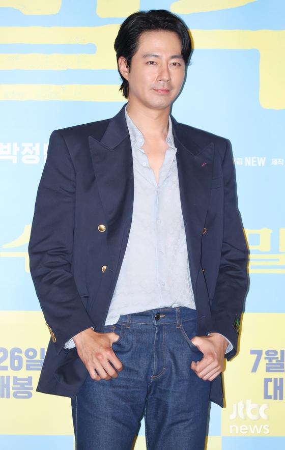 18일 오후 서울 용산구 한강로 CGV 용산아이파크몰에서 영화 '밀수' 언론시사회가 열렸다. 류승완 감독과 김혜수, 염정아, 조인성, 박정민, 김종수, 고민시가 참석했다. 김현우 엔터뉴스팀 기자 kim.hyunwoo3@jtbc.co.kr (콘텐트비즈니스본부)