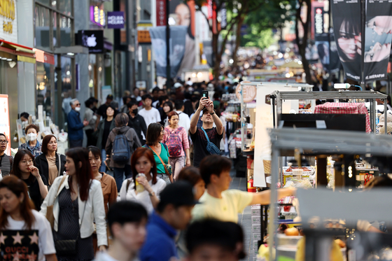 지난 5월 서울 명동거리 모습 〈사진=연합뉴스〉