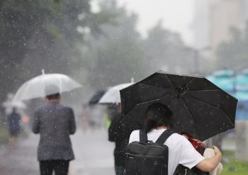 서울 등 대부분 지역 호우특보 해제…충남 보령·서천 '호우주의보'