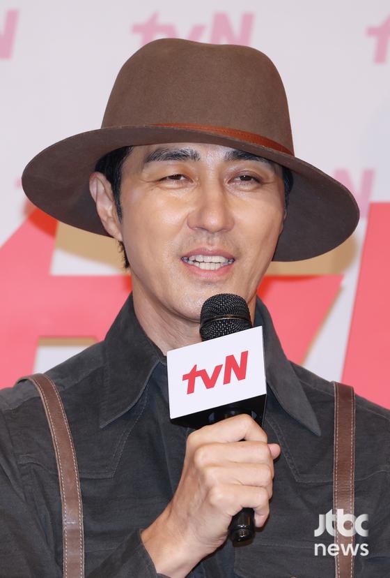 1일 오후 서울 마포구 서울가든호텔에서 tvN '형따라 마야로 : 아홉 개의 열쇠' 제작발표회가 열렸다. 방글이 PD와 차승원, 김성균, 더보이즈 주연이 참석했다. 김현우 엔터뉴스팀 기자 kim.hyunwoo3@jtbc.co.kr (콘텐트비즈니스본부)