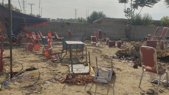 현지시간 31일 파키스탄 바자우르에서 폭탄 테러가 발생했다. 〈사진=로이터〉