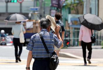 폭염 대응으론 처음 '중대본 2단계'…60억원 지원해 온열환자 예방