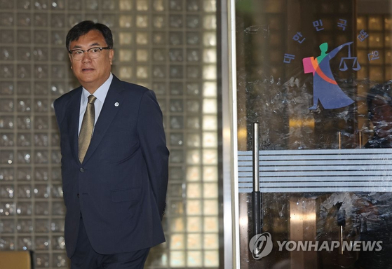 실형을 선고받고 법정에서 나온 정진석 의원 〈사진=연합뉴스〉