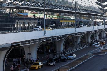 러시아 크렘린궁 5㎞ 앞 상업지구에 폭발…모스크바 공항 운영 중단