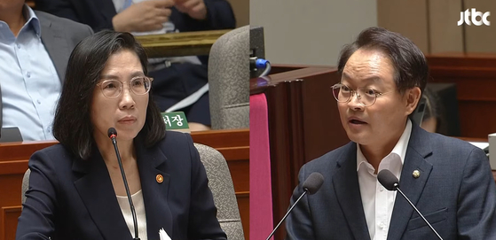 김현숙 여성가족부 장관(왼쪽), 허영 더불어민주당 의원. 〈사진=JTBC 유튜브 모바일 라이브 캡처〉