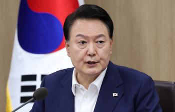 윤 대통령 “G20 회의서 북한 비핵화 협력 강조할 것“