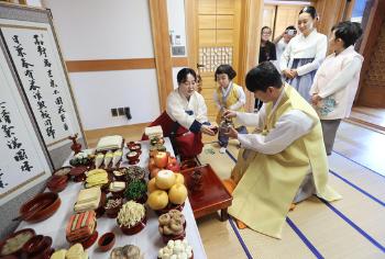 '차례는 맏손자 집에서'가 현행법령?…현실 못따라가는 가정의례준칙