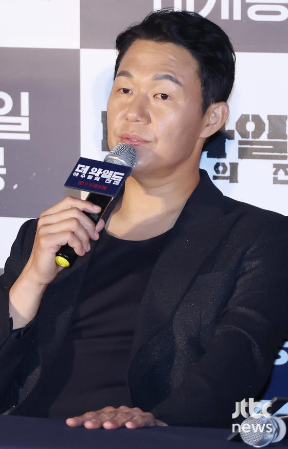 30일 오후 서울 용산 CGV아이파크몰에서 영화 '더 와일드 : 야수들의 전쟁' 언론시사회가 열렸다. 김봉한 감독과 박성웅, 오대환, 서지혜, 오달수, 주석태가 참석했다. 김현우 엔터뉴스팀 기자 kim.hyunwoo3@jtbc.co.kr (콘텐트비즈니스본부)