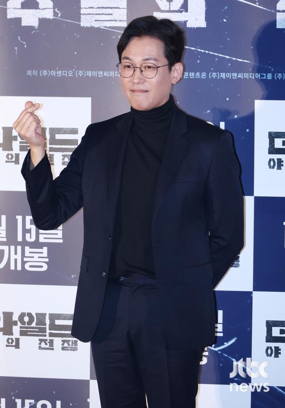 30일 오후 서울 용산 CGV아이파크몰에서 영화 '더 와일드 : 야수들의 전쟁' 언론시사회가 열렸다. 김봉한 감독과 박성웅, 오대환, 서지혜, 오달수, 주석태가 참석했다. 김현우 엔터뉴스팀 기자 kim.hyunwoo3@jtbc.co.kr (콘텐트비즈니스본부)