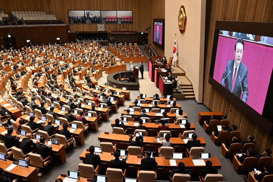 윤석열 대통령이 31일 국회 본회의에서 2024년도 예산안 및 기금운용계획안에 대해 시정연설을 하고 있다. 〈사진=공동취재·연합뉴스〉