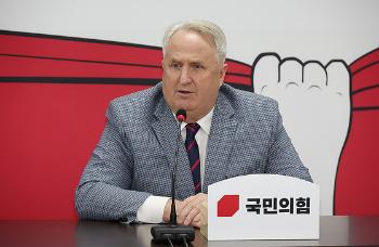 인요한 위원장 “지도부·대통령 측근, 불출마 또는 수도권 험지 출마해야“