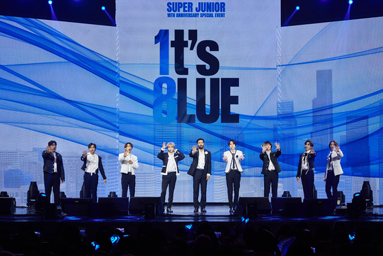 슈퍼주니어 데뷔 18주년 기념 팬미팅 현장 이미지