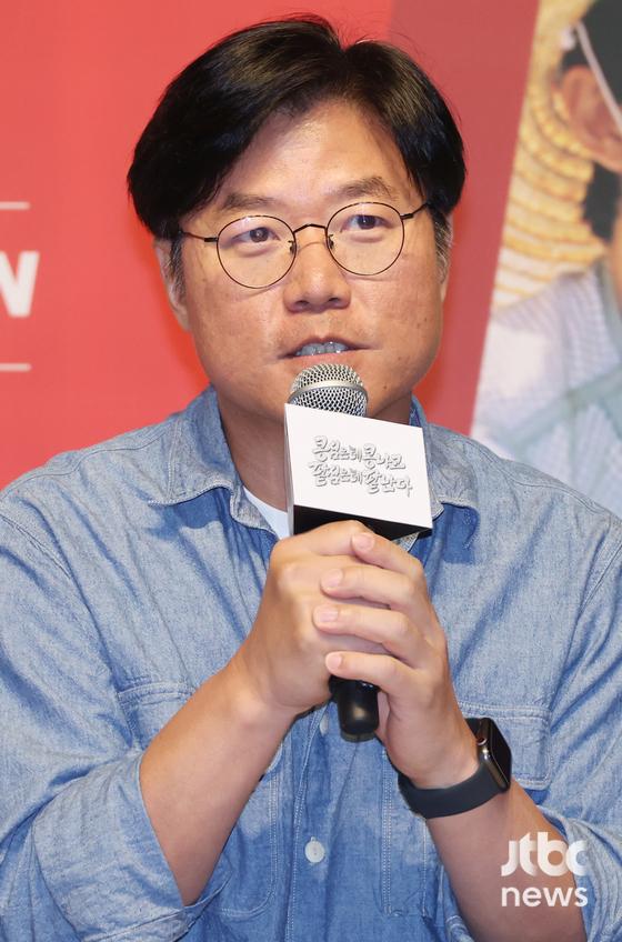 11일 오후 서울 강남구 논현동 엘리에나호텔에서 tvN'콩 심은 데 콩 나고 팥 심은 데 팥 난' 제작발표회가 열렸다. 나영석 PD, 하무성 PD와 이광수, 김우빈, 도경수, 김기방이 참석했다. 김현우 엔터뉴스팀 기자 kim.hyunwoo3@jtbc.co.kr (콘텐트비즈니스본부)