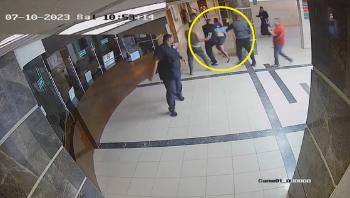 [영상] CCTV 공개한 이스라엘 “알시파 병원서 인질들 찍혀“